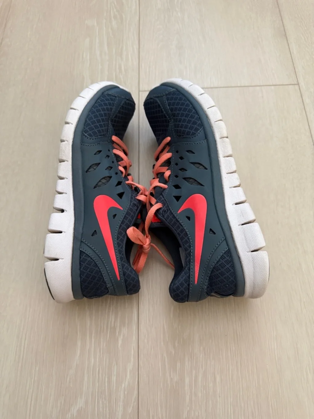 Nike Dark Blue and Coral Sneakers